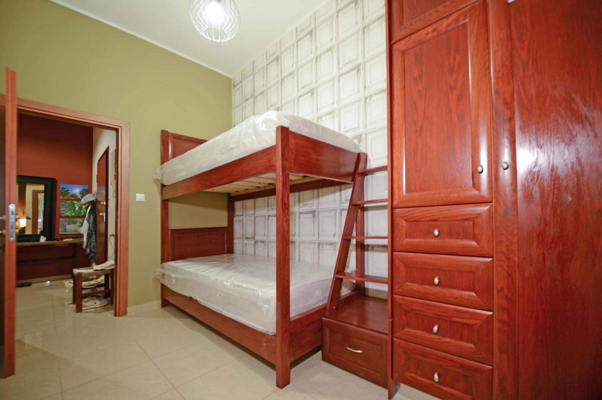 Mpoulakis Apt 98 키사모스 외부 사진